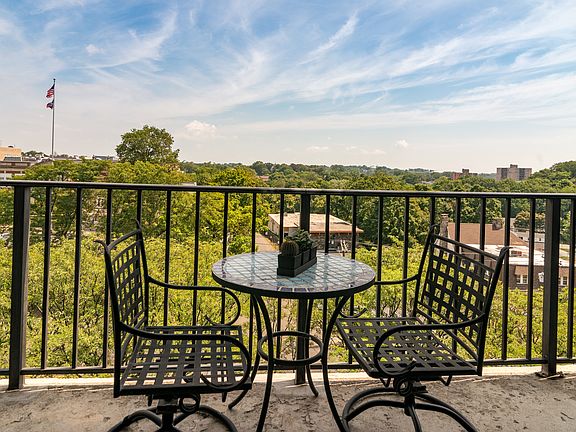 44 Strawberry Hill Avenue