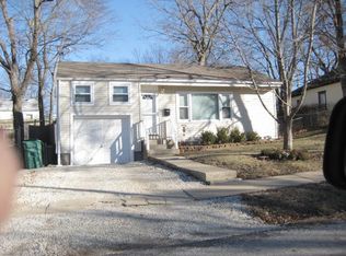 203 N Lake Ave, Harrisonville, MO 64701