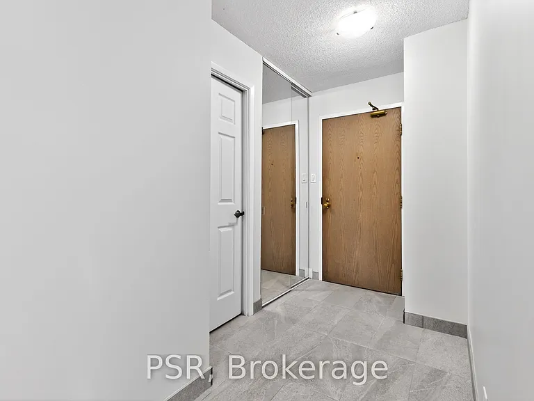 298 Jarvis St #506 — Photo 32