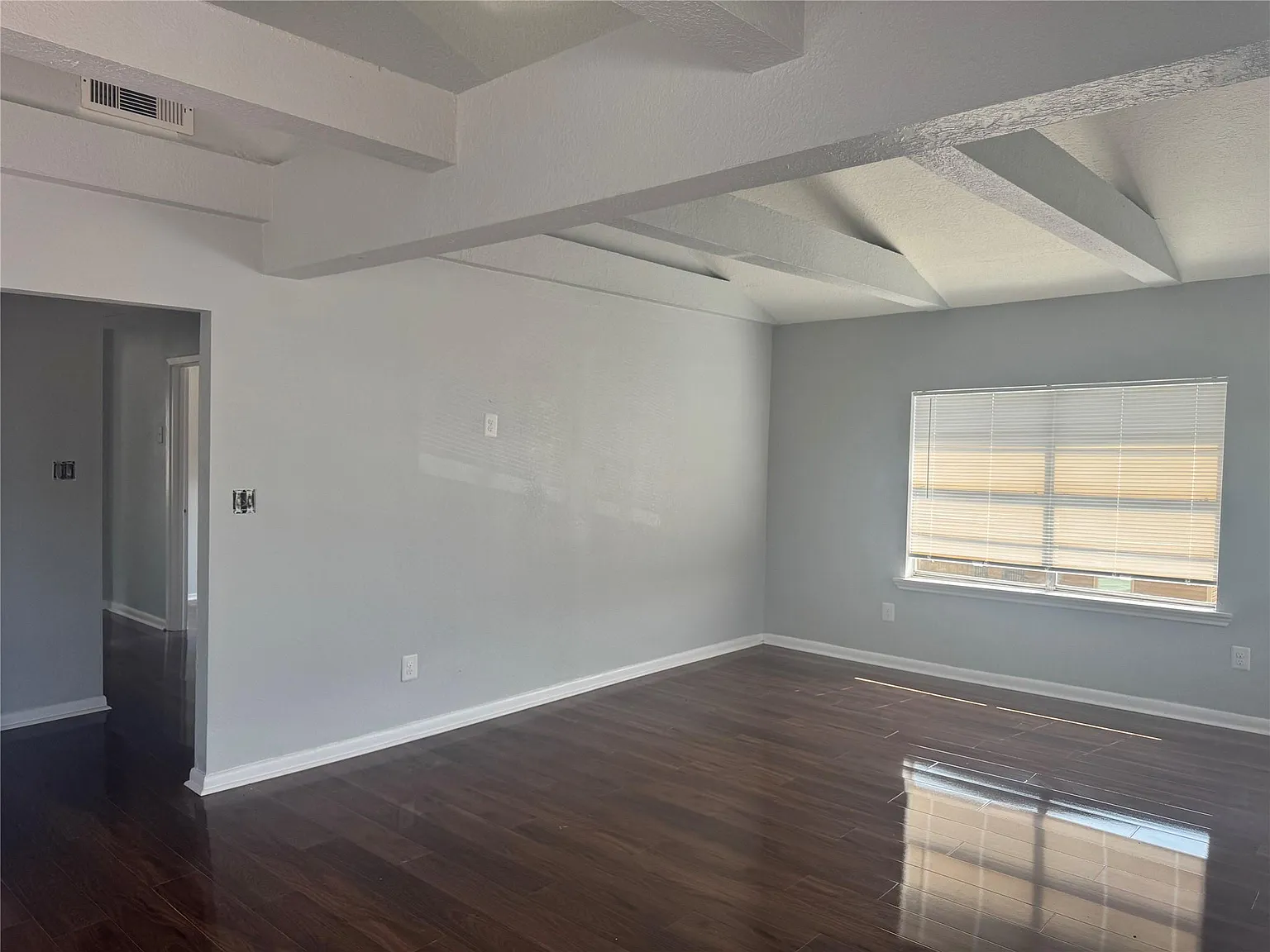 2 bed, 1.0 bath, $1,500 — Photo 2