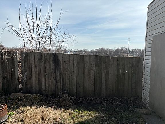 3rd image of 940 Norwich Ave SW