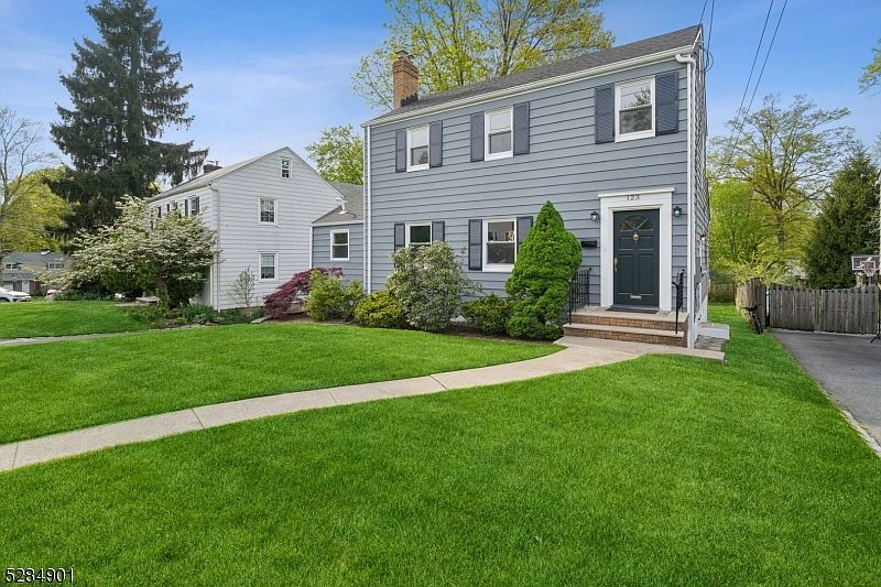 1st image of 123 Fairview Ave
