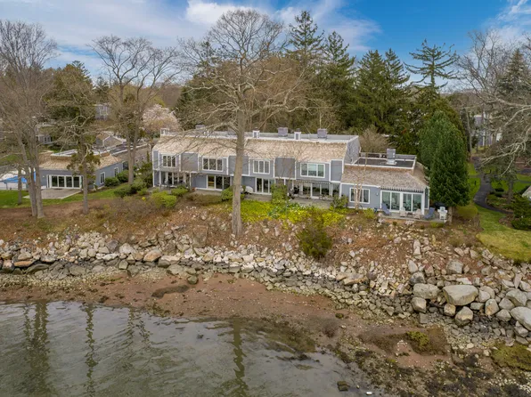 42 Castle Rock #42, Branford, CT 06405