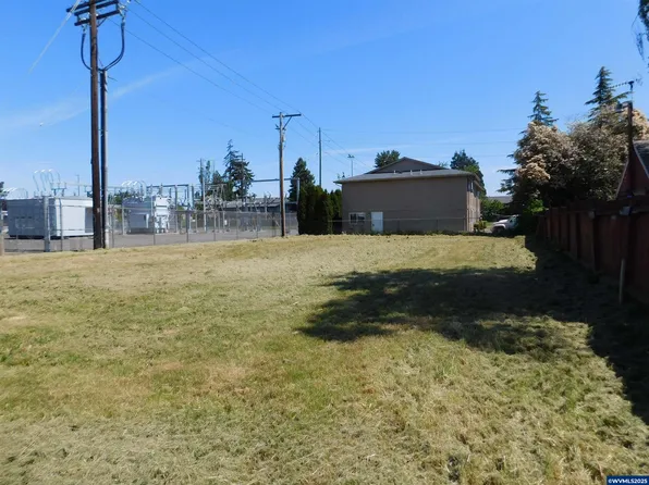 110 Elma Ave SE, Salem, OR 97301