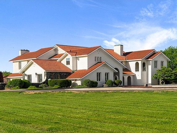 5th image of 8897 Rockwell Rd