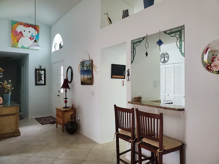 572 10th Pl — Photo 3