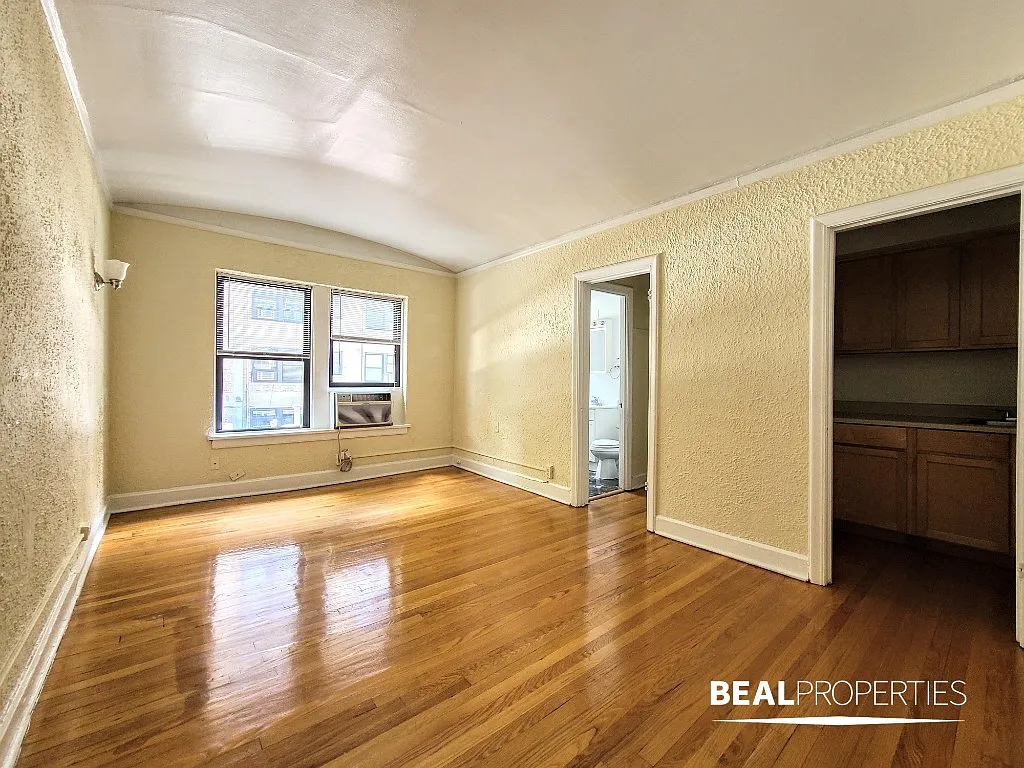 536 West Arlington — Photo 4