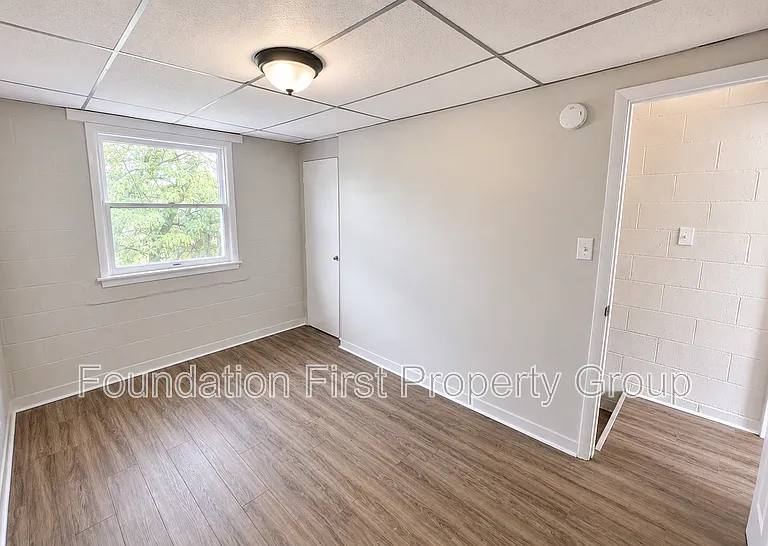 240 W High St #8 — Photo 7