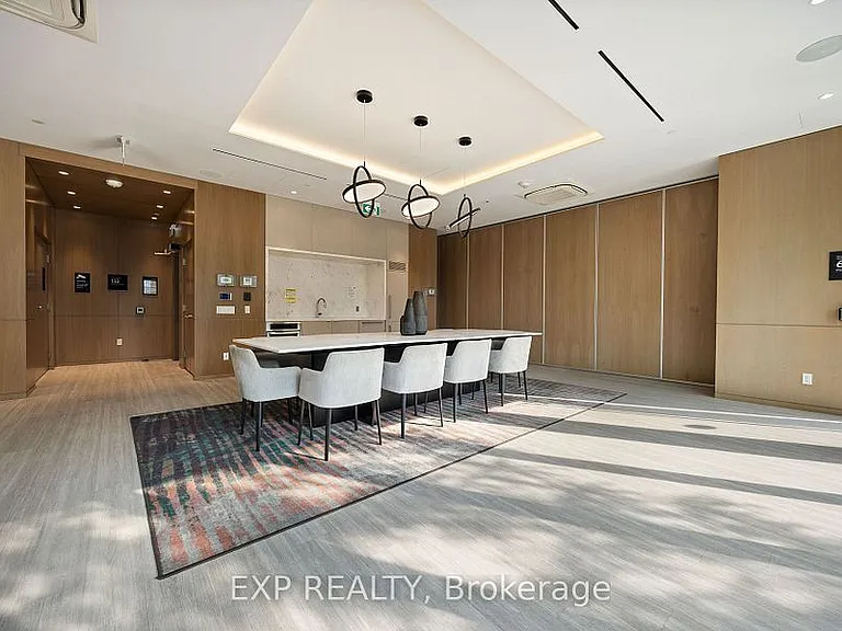 585 Bloor St E #318 — Photo 18