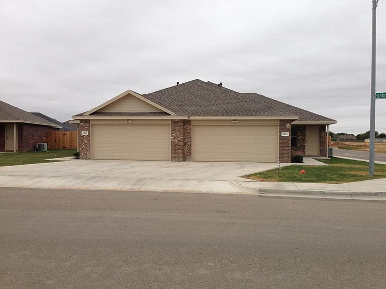 6802 Oakridge Ave #A — Photo 1