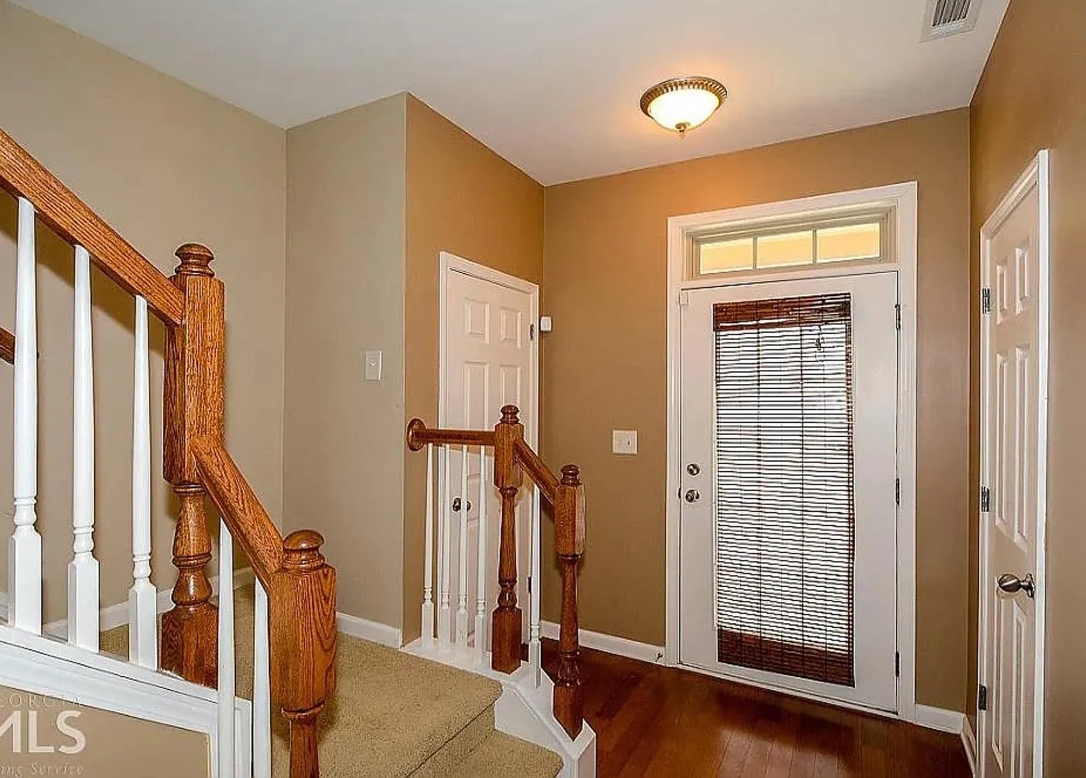 3 bed, 2150 sqft, $2,500 — Photo 2