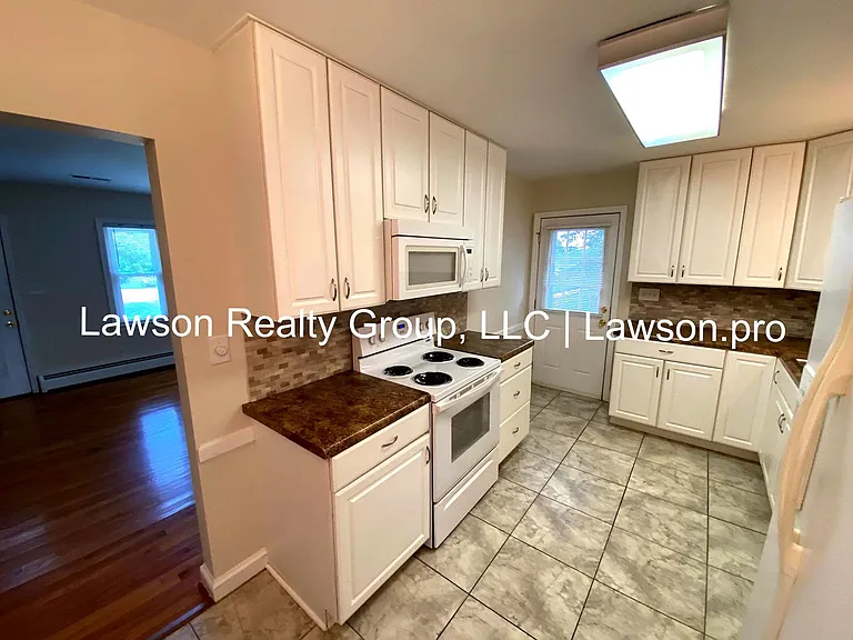 1706 Glendon Rd — Photo 8