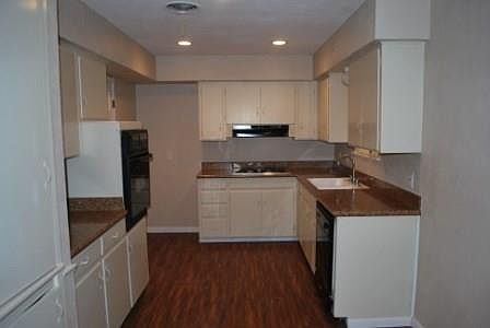 2nd image of 1823 Jones Dr