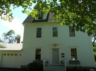 75 Warsaw St, Fairfield, CT 06825