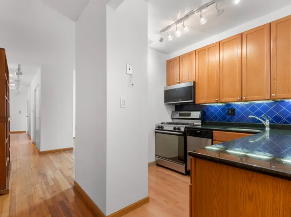 689 Ft Washington Avenue image 6 of 17