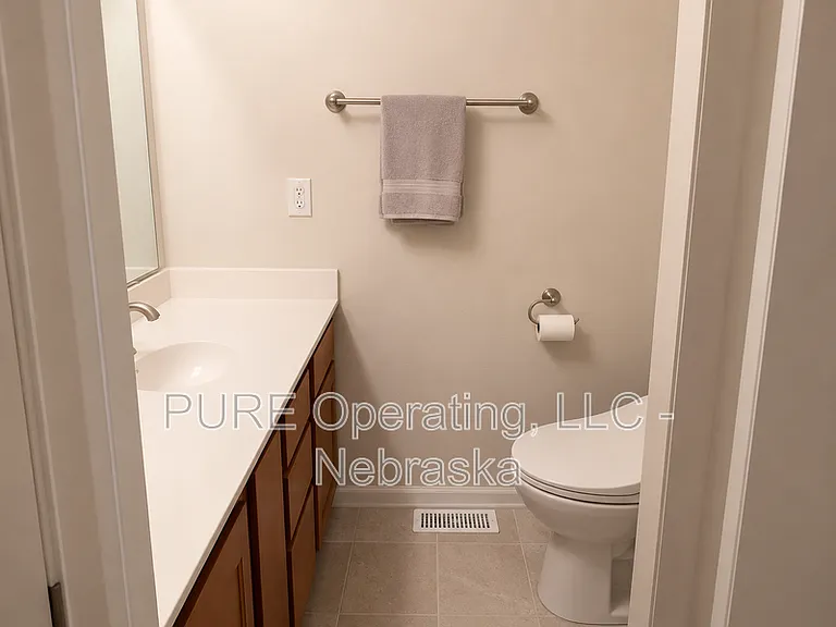 8464 N 155th St — Photo 10