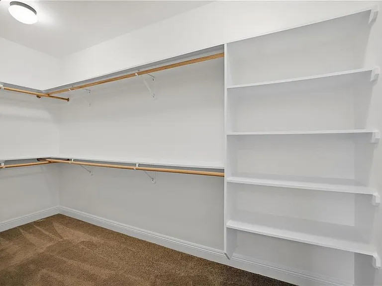 8929 Greenleaves Dr — Photo 14