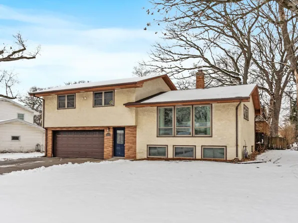 6996 Hickory Dr NE, Fridley, MN 55432