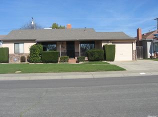 1413 W Locust St, Lodi, CA 95242