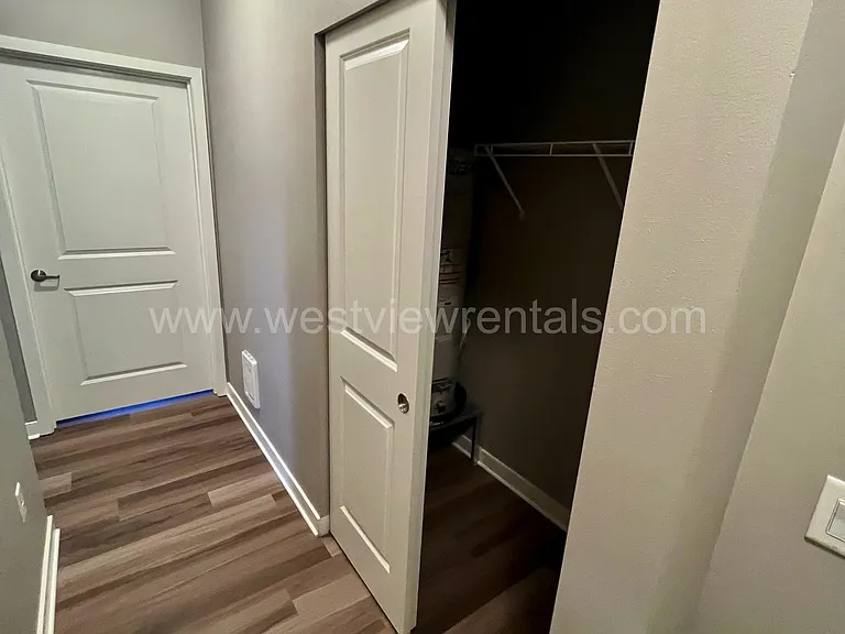 203 E Laurel St — Photo 290