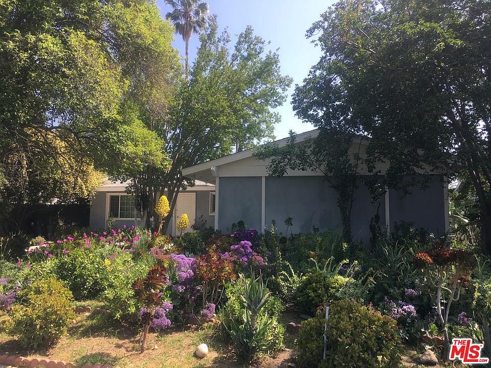 1st image of 23830 Archwood St