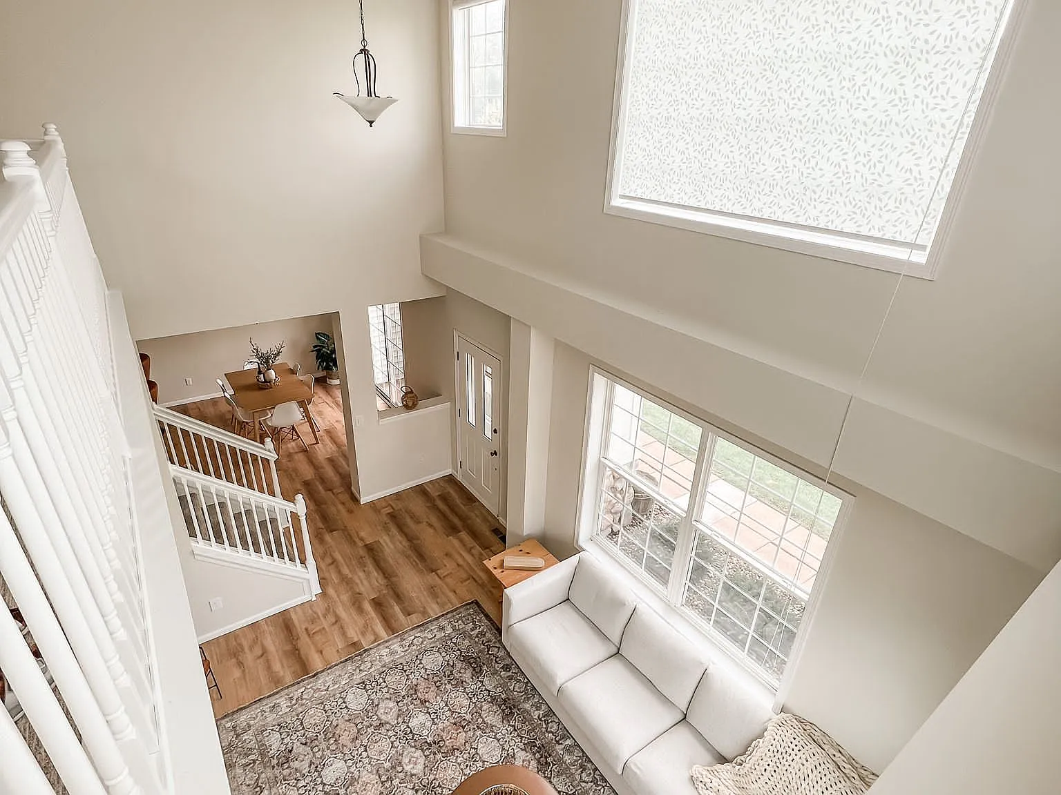 2 bed, 1.5 bath, 1640 sqft, $3,000 — Photo 2