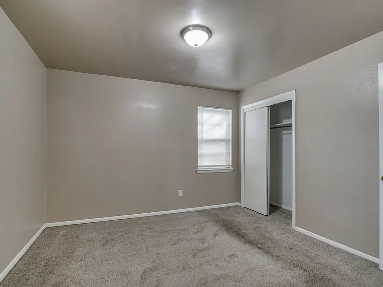 3005 SW 52nd Pl — Photo 32