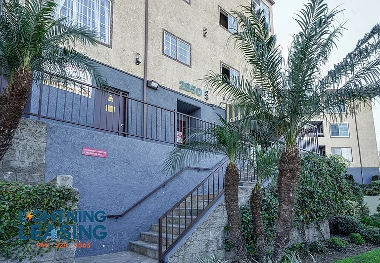 2850 Riverside Dr #2-206 — Photo 18