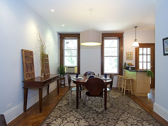 5th image of 572 Prospect Ave
