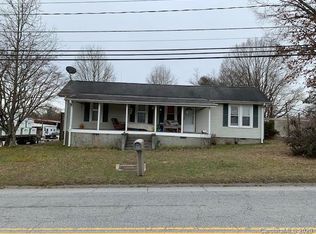 515 Duncan Hill Rd, Hendersonville, NC 28792