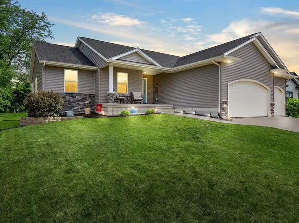 1712 Hoover Trail Ct SW, Cedar Rapids, IA 52404