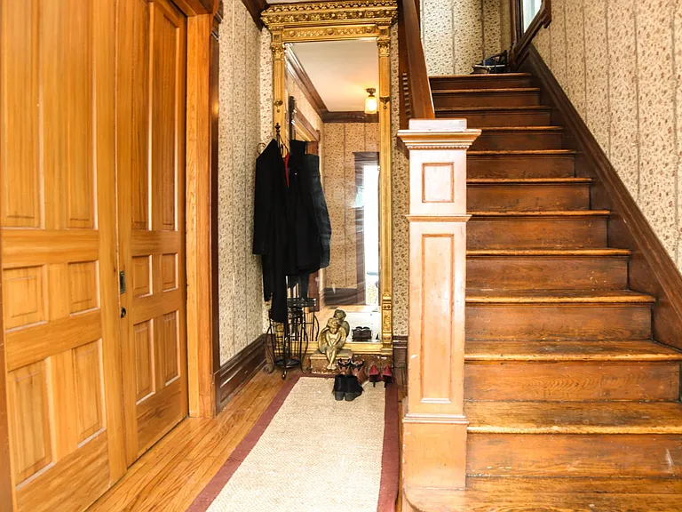 707 Fountain St NE — Photo 9