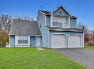 4 Bridle Path, Tinton Falls, NJ 07753