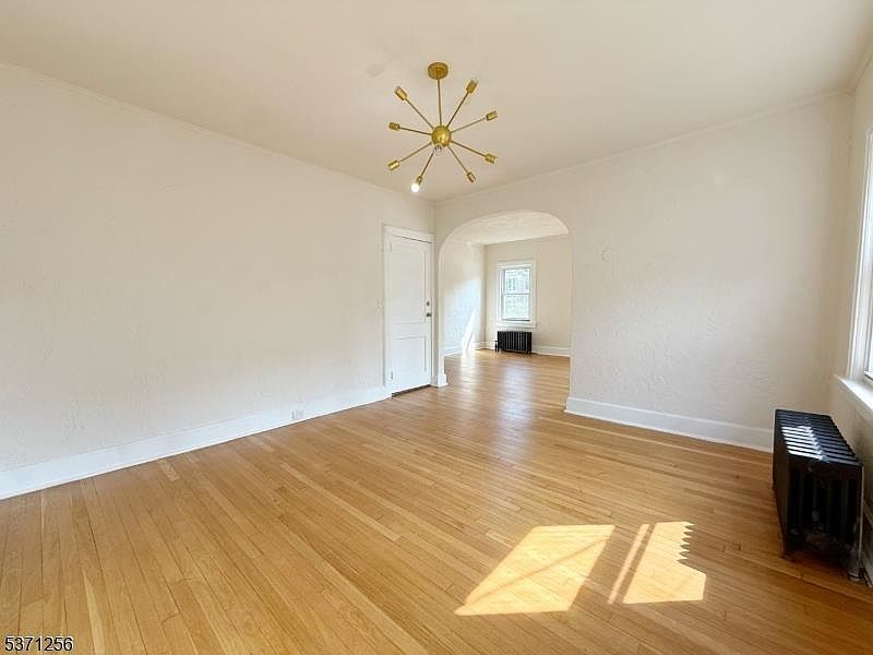 1st image of 166 Washington Pl
