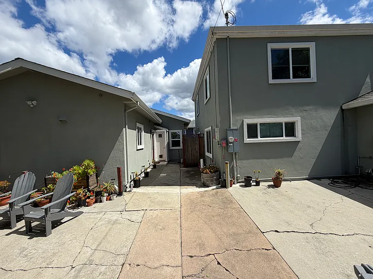 831 Page St — Photo 5