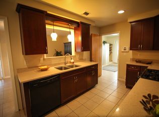 214 Golf Course Rd, Jackson, CA 95642