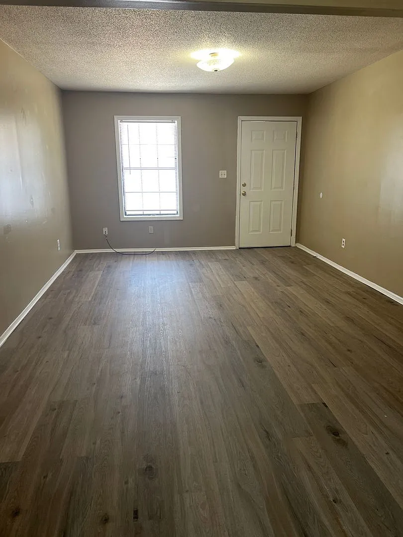 Sulphur- 1 Bedroom 1 Bath Apartment — Photo 4