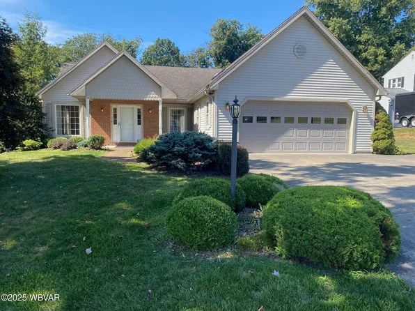 81 Crestmont Dr, Lock Haven, PA 17745