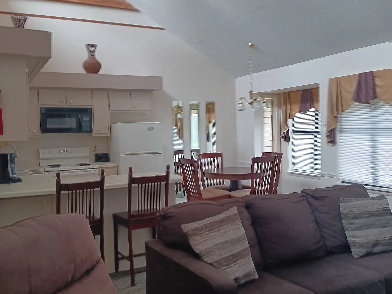 2 bed, $1,600 — Photo 3