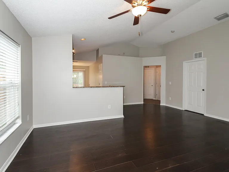 6918 Summer Harbor Ln — Photo 4