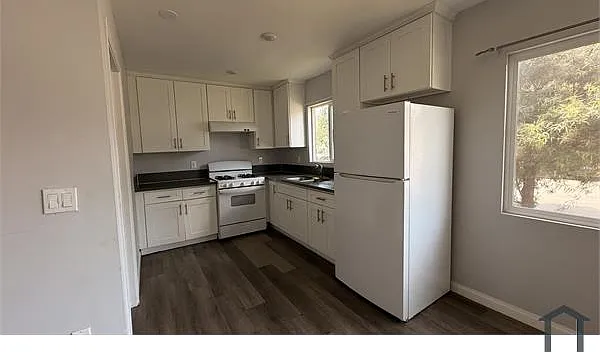 3 bed, $2,599 — Photo 3