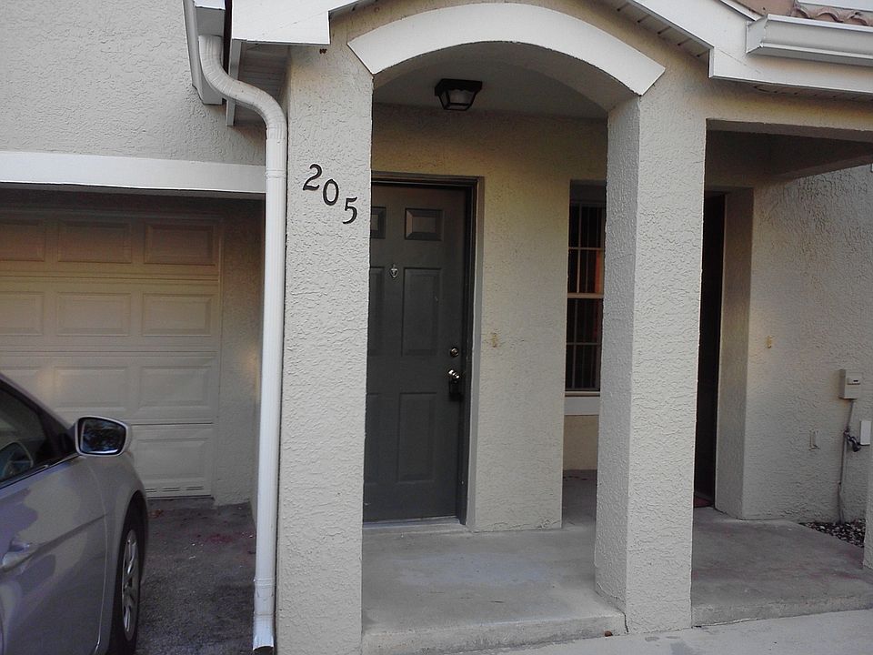 1st image of 108 SW Peacock Blvd #205-1