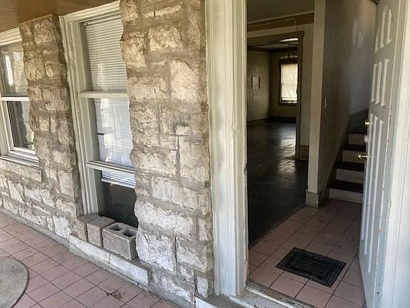 2nd image of 4148 Troost Ave
