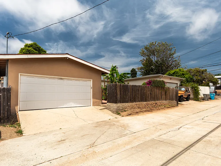 1263 Tourmaline St — Photo 40