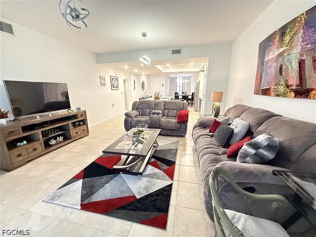 2 bed, 2.0 bath, 1235 sqft, $5,500 — Photo 3