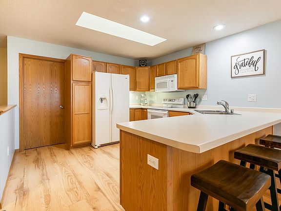 4th image of 933 Bethanne Pl