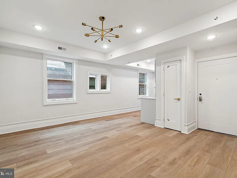 1822 Chestnut St #3R — Photo 5