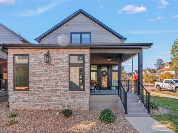 832 Clay St, Cedar Falls, IA 50613