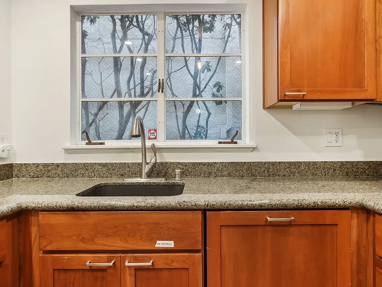 5290 Broadway Ter #102 — Photo 9