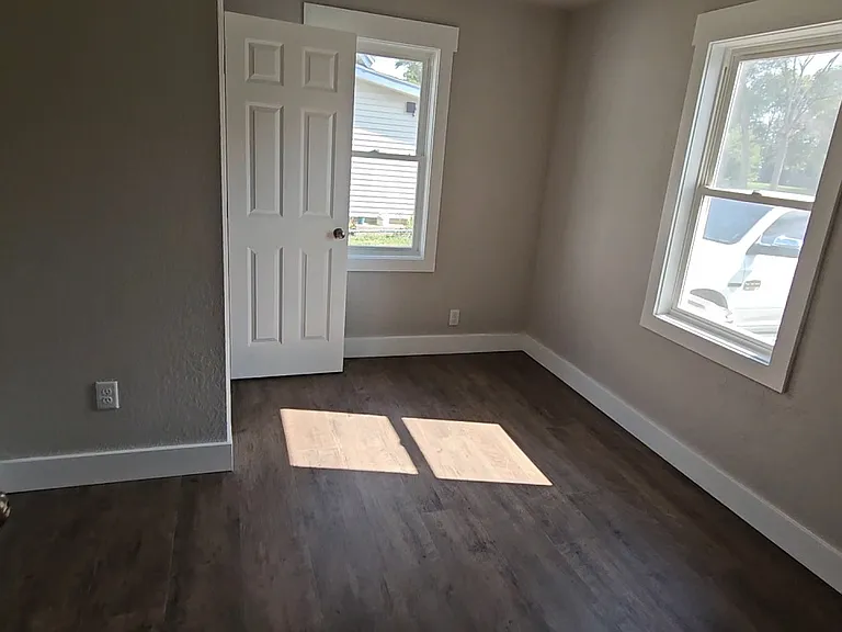 222 S Hackett St — Photo 13